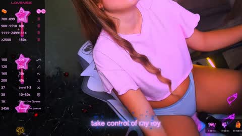 Snapshot of reggiemeow chatting on January 2025 06:19:02 AM reggieMeow online show from January 2025 06:19:02 AM