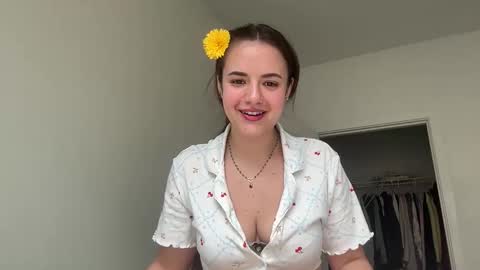Snapshot of reginababyy chatting on May 2026 05:40:02 PM Its Reginaaa online show from May 2026 05:40:02 PM