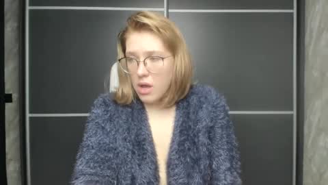 Regina online show from February 2025 04:24:02 AM