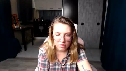 Regina online show from September 2025 11:49:02 PM