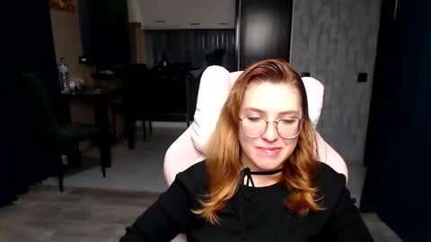 Snapshot of reginasmilee chatting on November 2025 01:28:02 AM Regina online show from November 2025 01:28:02 AM