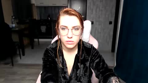 Snapshot of reginasmilee chatting on November 2025 02:53:02 AM Regina online show from November 2025 02:53:02 AM