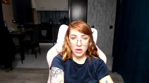 Snapshot of reginasmilee chatting on November 2025 04:18:02 AM Regina online show from November 2025 04:18:02 AM