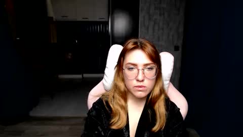 Snapshot of reginasmilee chatting on November 2025 02:47:02 AM Regina online show from November 2025 02:47:02 AM