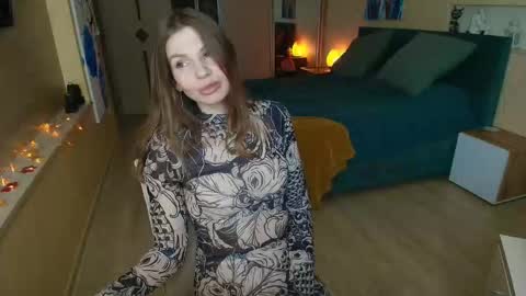 Regina online show from November 2025 09:05:02 PM