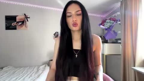 Snapshot of reginavandivier chatting on June 2026 01:42:02 PM Amelia online show from June 2026 01:42:02 PM