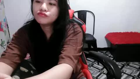 reign2525 online show from March 2026 05:51:01 PM