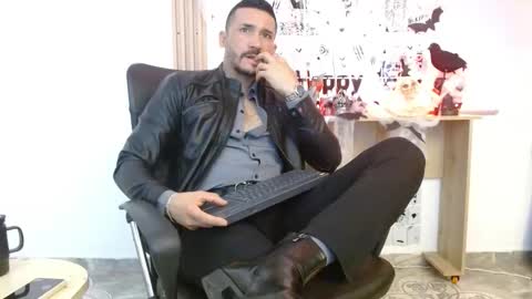   REIKO  online show from October 2025 02:43:02 PM