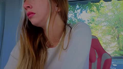 reina cummings online show from October 2025 06:23:02 AM