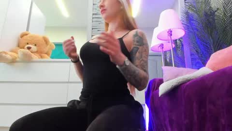 reina cummings online show from May 2026 06:52:01 AM