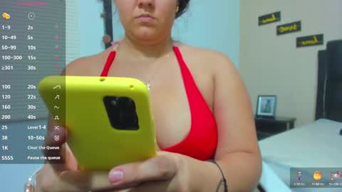 Snapshot of reina_loren chatting on January 2025 12:54:01 AM reina_loren online show from January 2025 12:54:01 AM