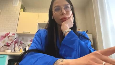 Emma online show from November 2025 07:52:02 AM