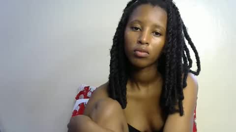 Snapshot of rellings_maya chatting on December 2025 06:10:01 AM rellings-maya online show from December 2025 06:10:01 AM