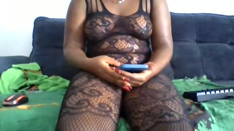 Snapshot of remmy_luna chatting on June 2026 11:45:01 AM Remmy luna online show from June 2026 11:45:01 AM