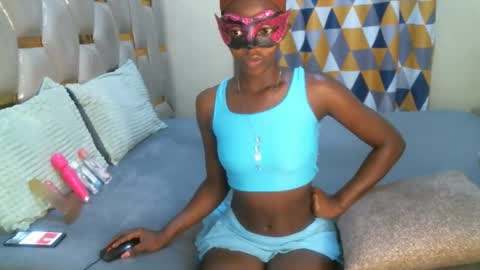 remmyqueen online show from May 2026 05:15:01 AM