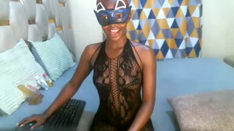 remmyqueen online show from June 2026 08:22:02 PM