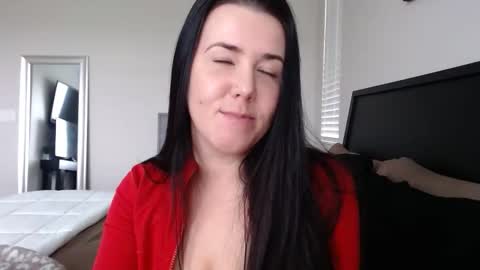 Bella Lively online show from December 2025 07:53:01 PM