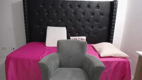 Renata Salinas online show from January 2026 02:26:01 AM