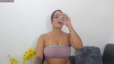 renatabrownn28 online show from June 2026 04:31:01 PM