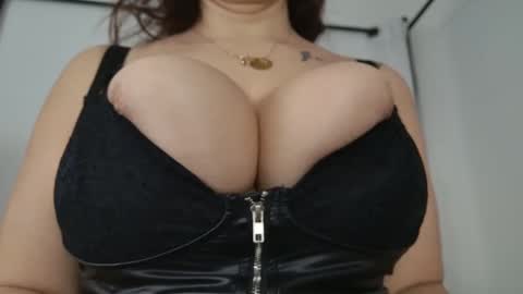 Renatta online show from January 2025 08:22:01 AM