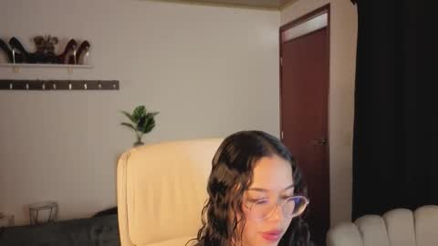 renaxi_smith online show from September 2025 08:14:01 PM