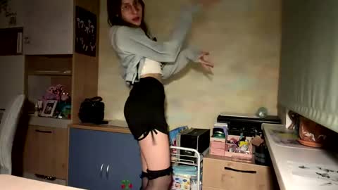 Mia online show from April 2026 05:30:01 PM