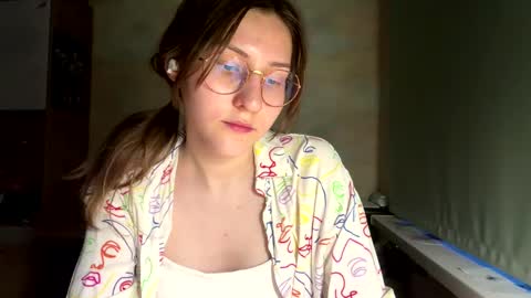 Mia online show from May 2026 04:47:02 PM