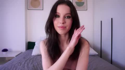 Naomi online show from April 2026 01:49:02 PM