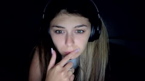 Snapshot of renee_loah chatting on June 2026 09:16:02 PM renee_loah online show from June 2026 09:16:02 PM