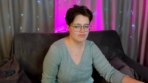 Snapshot of renee_turner chatting on December 2024 07:33:02 AM renee_turner online show from December 2024 07:33:02 AM