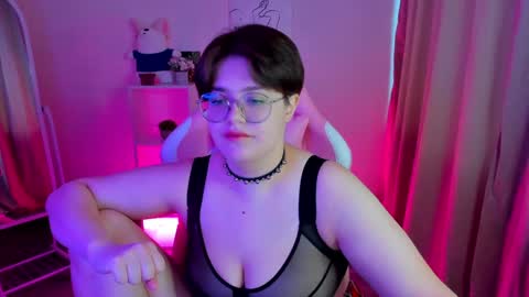 Snapshot of renee_turner chatting on January 2025 07:59:01 AM renee_turner online show from January 2025 07:59:01 AM