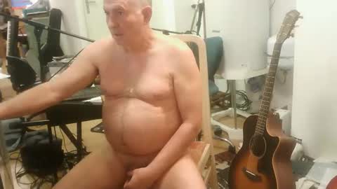 Snapshot of renefr chatting on October 2025 11:53:01 PM renefr online show from October 2025 11:53:01 PM