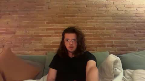 Renzo online show from May 2026 02:19:01 AM