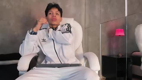 Snapshot of renzo_dogan chatting on December 2025 07:19:02 PM Ren online show from December 2025 07:19:02 PM