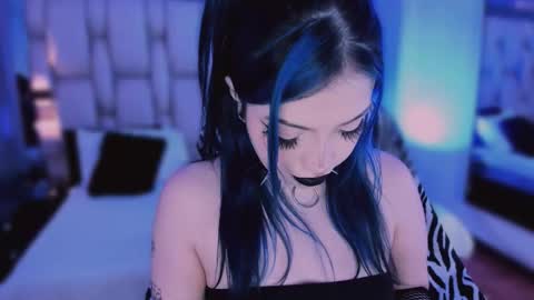 Snapshot of revenmiller_ chatting on February 2026 07:43:01 PM Reven online show from February 2026 07:43:01 PM