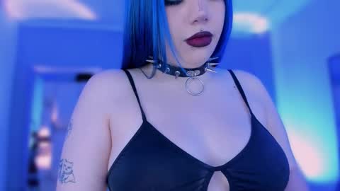 Snapshot of revenmiller_ chatting on March 2026 07:42:01 PM Reven online show from March 2026 07:42:01 PM