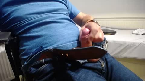 Revilo online show from October 2025 08:04:01 PM