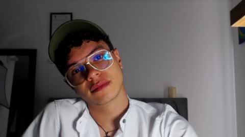 Snapshot of rexbunnybody chatting on April 2026 06:16:02 PM Rex online show from April 2026 06:16:02 PM