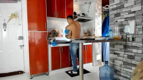 Snapshot of rey_masterhot chatting on October 2025 09:13:02 PM reymasterhot online show from October 2025 09:13:02 PM