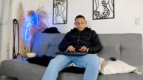 reymasterhot online show from March 2026 10:57:01 PM