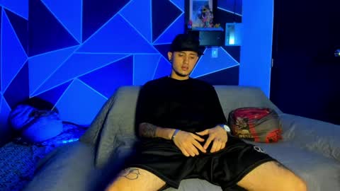 Snapshot of reybigxxx chatting on January 2025 02:51:02 PM Rey online show from January 2025 02:51:02 PM