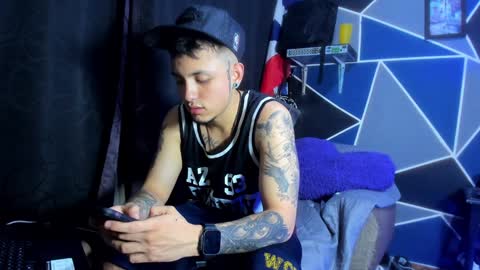 Snapshot of reybigxxx chatting on January 2025 12:30:01 AM Rey online show from January 2025 12:30:01 AM