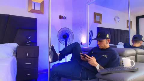 Snapshot of reybigxxx chatting on February 2025 07:45:02 AM Rey online show from February 2025 07:45:02 AM