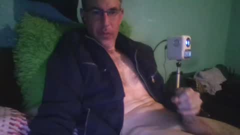 reyes_albert2006 online show from March 2026 12:09:01 PM