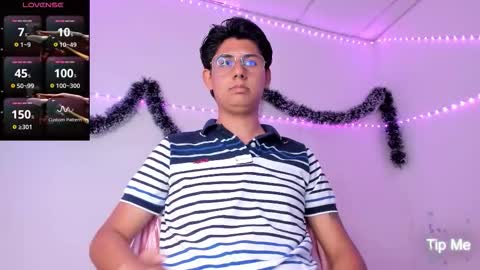 Snapshot of reylatino24 chatting on January 2026 11:29:02 PM reylatino24 online show from January 2026 11:29:02 PM