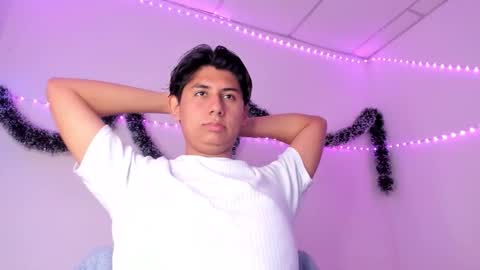 Snapshot of reylatino24 chatting on January 2026 11:10:02 PM reylatino24 online show from January 2026 11:10:02 PM