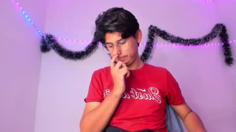 Snapshot of reylatino24 chatting on January 2026 09:20:02 PM reylatino24 online show from January 2026 09:20:02 PM