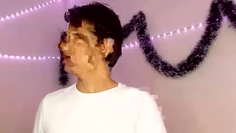 Snapshot of reylatino24 chatting on January 2026 02:27:02 AM reylatino24 online show from January 2026 02:27:02 AM