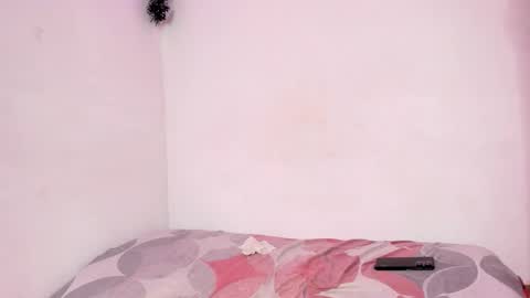 Snapshot of reylatino24 chatting on February 2026 01:26:01 AM reylatino24 online show from February 2026 01:26:01 AM