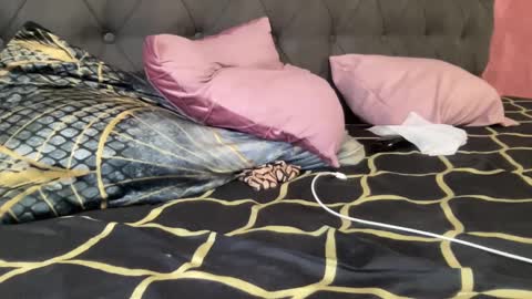 reyna77 online show from January 2025 04:44:01 AM